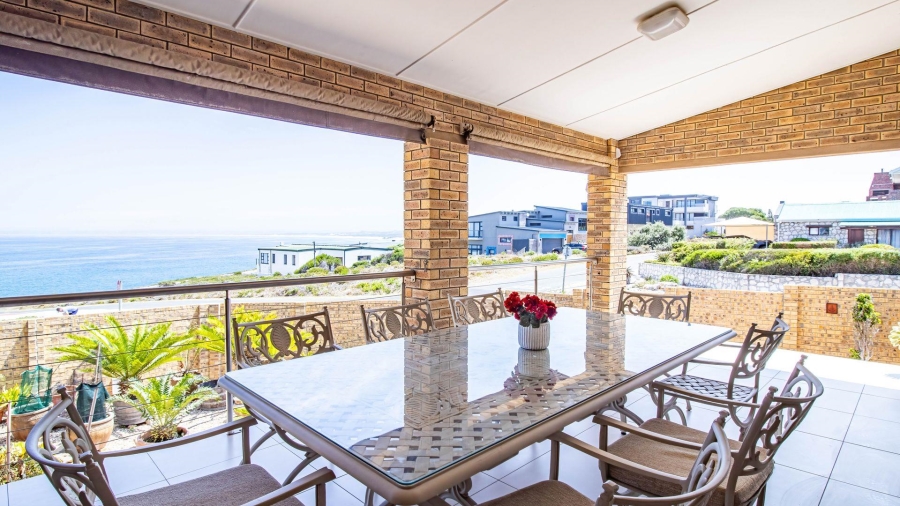 4 Bedroom Property for Sale in De Kelders Western Cape